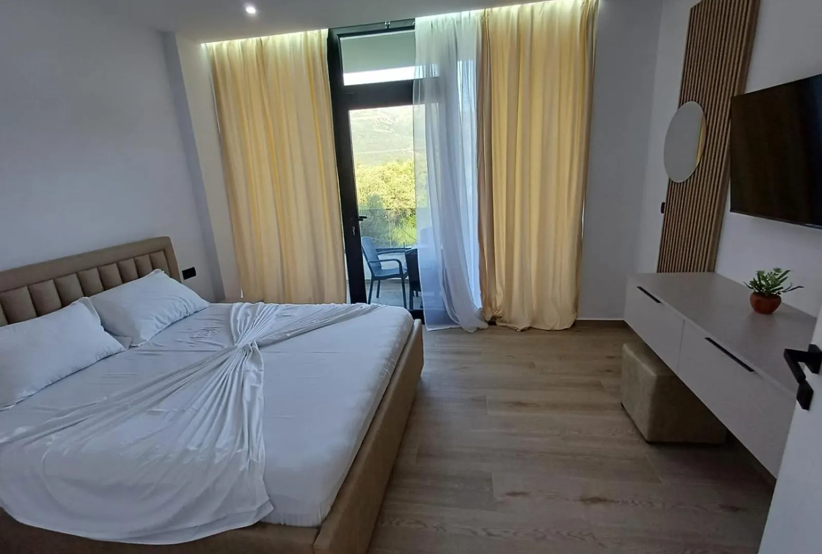 Vila Donald Borş