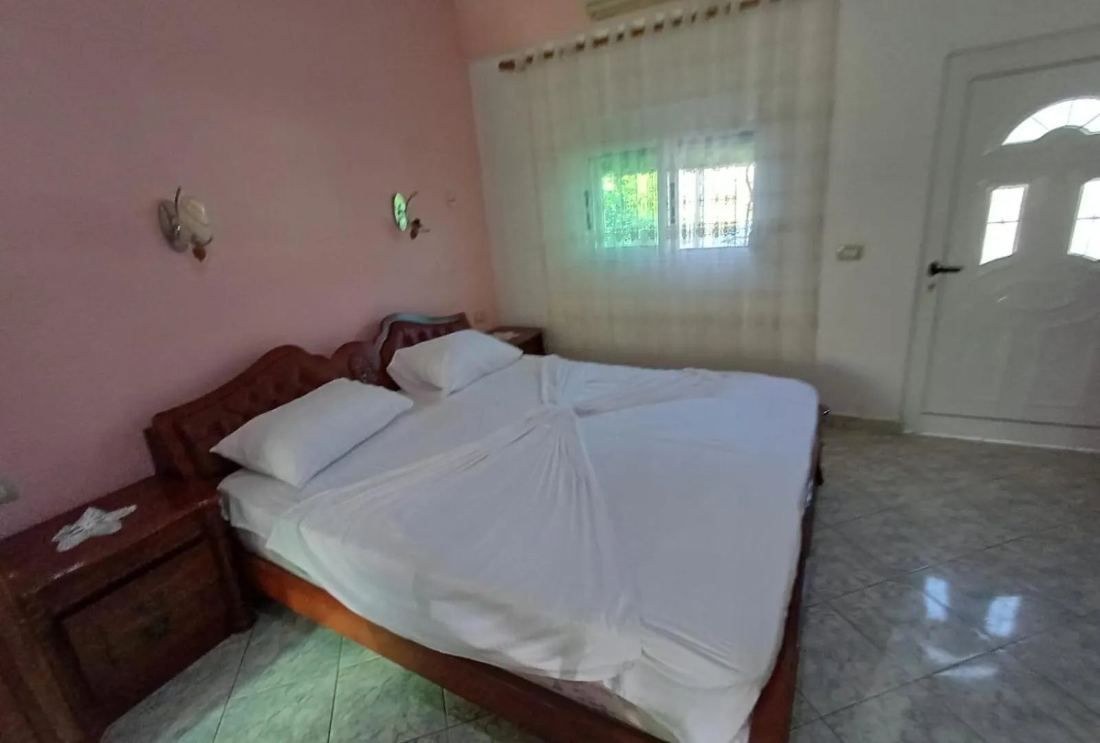 Villa Vila Donald Borş Arnavutluk